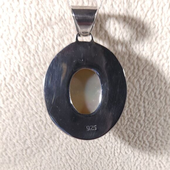White Mabe Pearl Pendant Sterling Silver - Picture 8 of 10